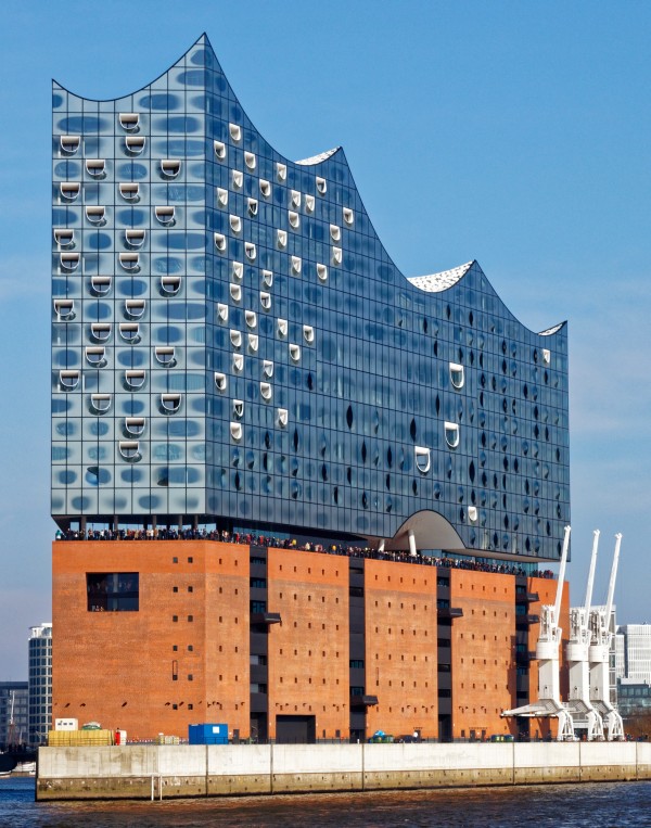 Bild Stadtführung Hamburg Hafencity Elbphilharmonie Wasserseite